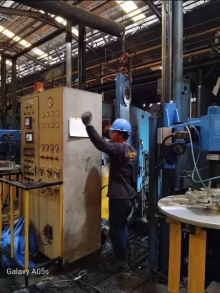 BUSHING CRANK GEAR & BUSHING SIDE LINK UPPER LOWER (2) BUSHING CRANK GEAR & BUSHING SIDE LINK UPPER LOWER (2)