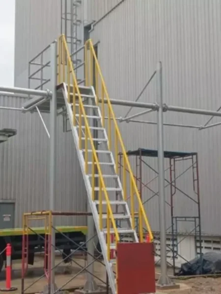 DECK & SAFETY LINE LOADING BALER (6) DECK & SAFETY LINE LOADING BALER (6)